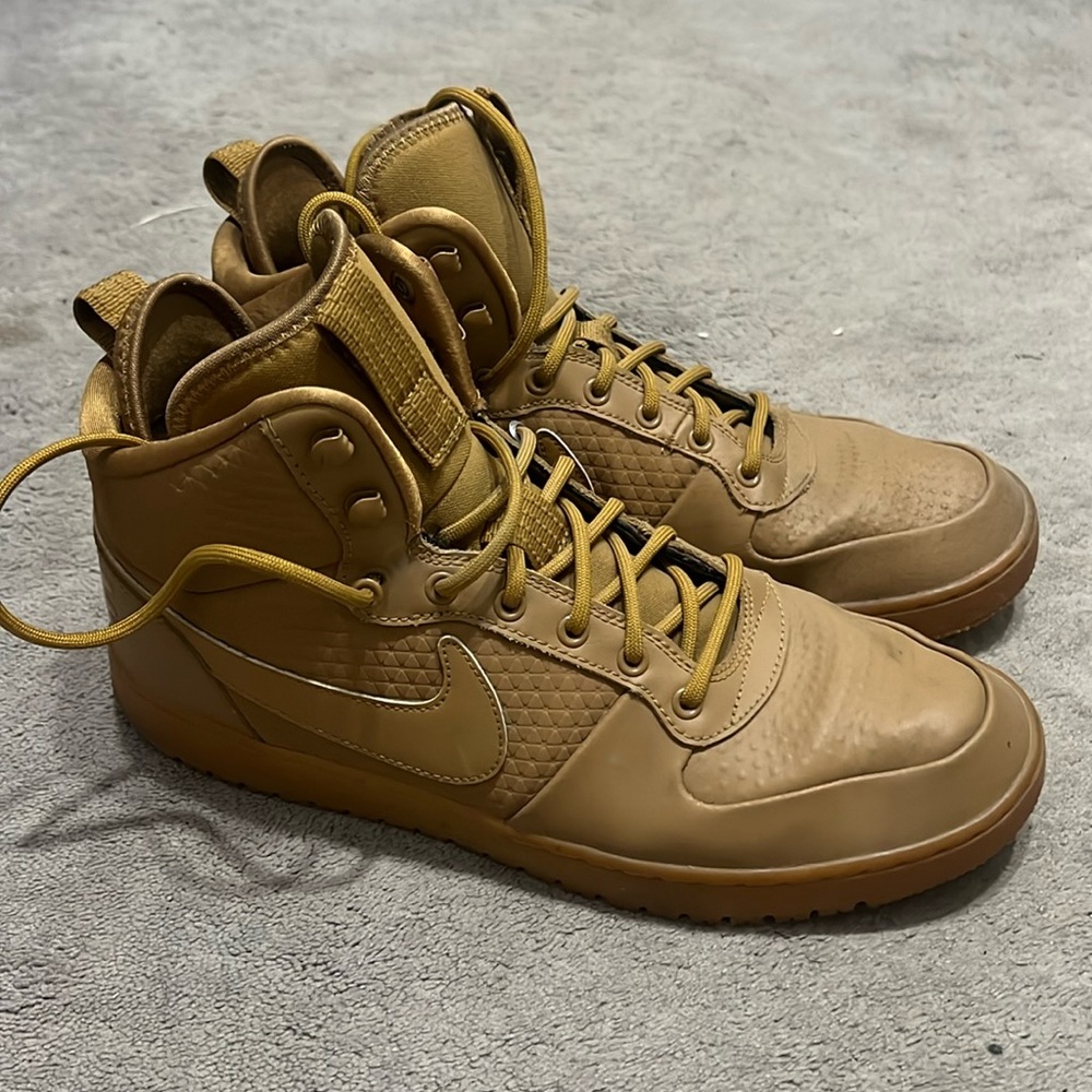 Nike High Top